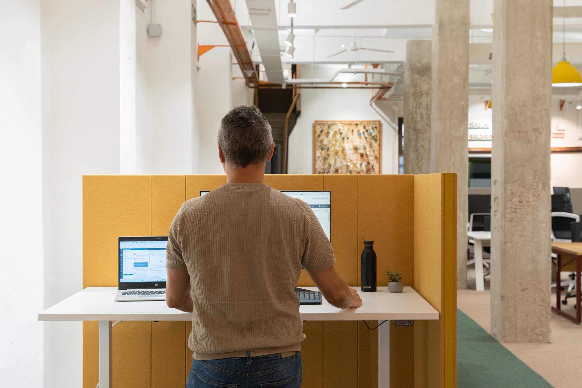 Escritorio smart working en Wayco Abatsos