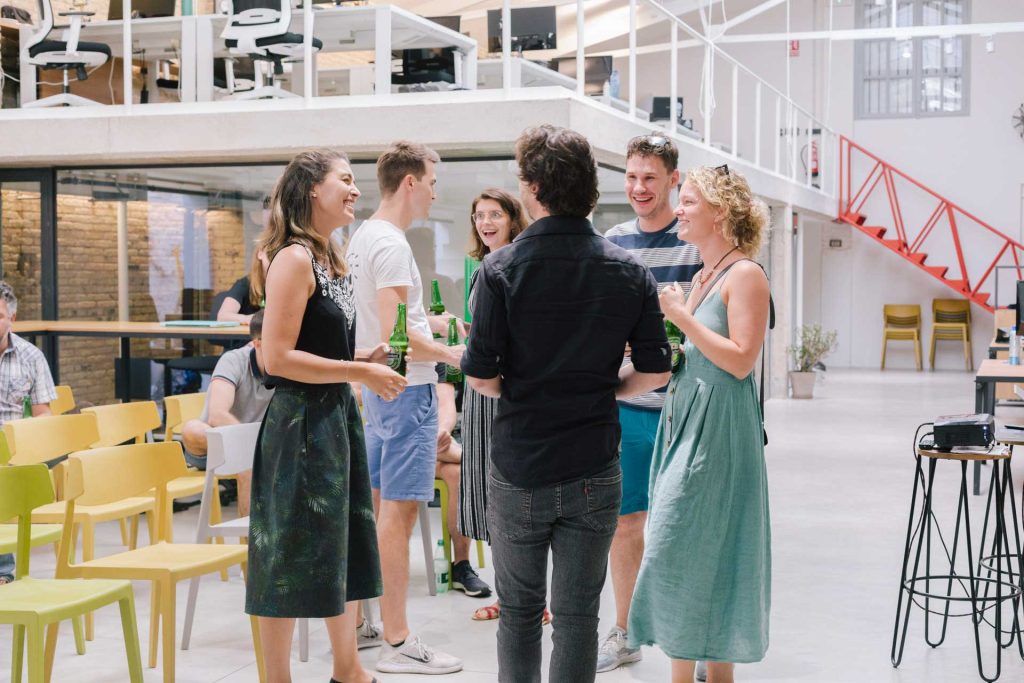 10 Beneficios del coworking para startups